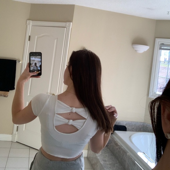 abercrombie and finch crop top - Picture 2 of 2